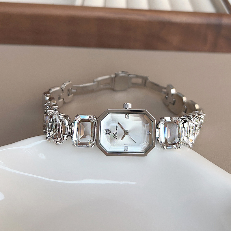 Luxury Watch White - UTHAI 여성용 시계 소녀용 손목 쿼츠